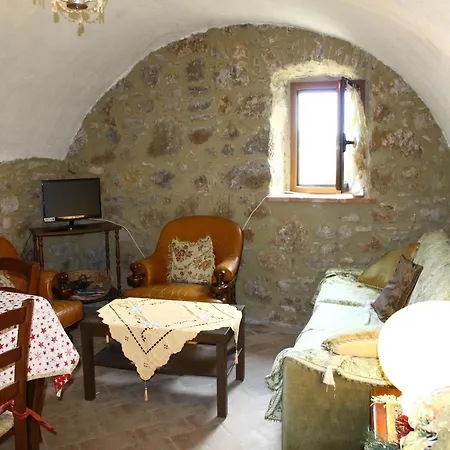In Canossa With Swimming Pool Garden Barbecue Holiday home Mulazzo