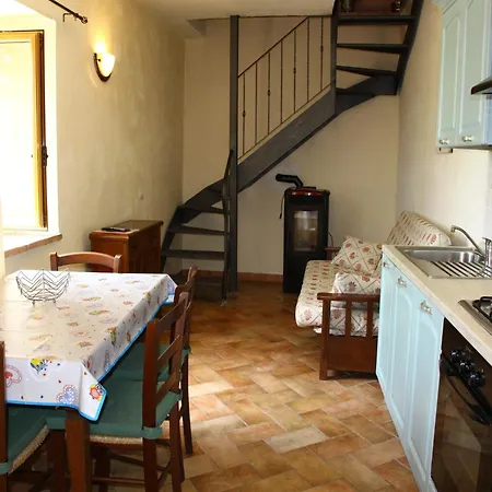 Holiday home In Canossa With Swimming Pool Garden Barbecue *