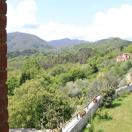 In Canossa With Swimming Pool Garden Barbecue Mulazzo