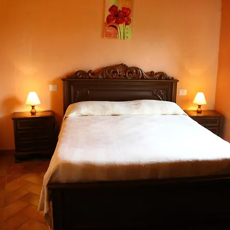 Holiday home In Canossa With Swimming Pool Garden Barbecue *